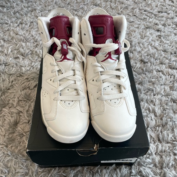 Air Jordan 6 Retro ‘Maroon’ - Picture 2 of 5